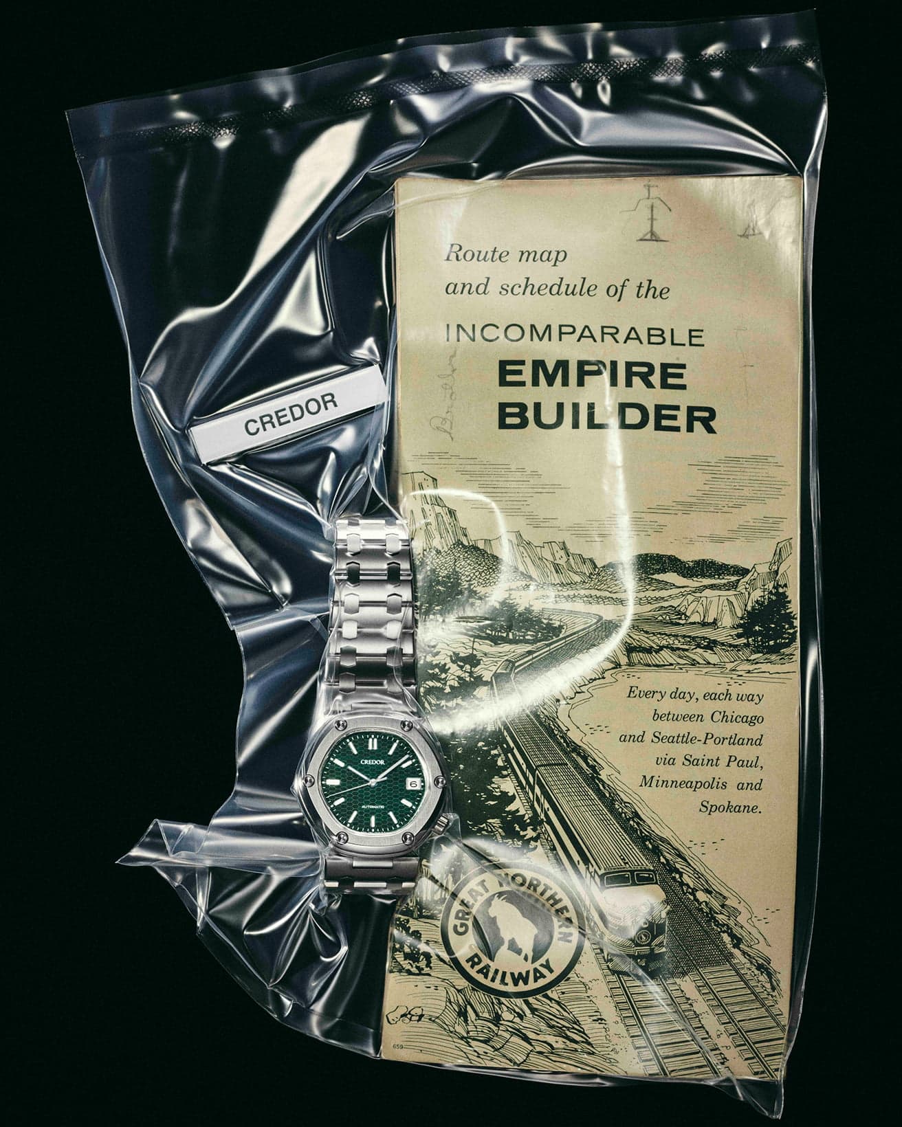 《クレドール ロコモティブ》径41.7×38.8mm、自動巻き、ブライトチタンケース、ブライトチタンブレスレット。1,870,000円。