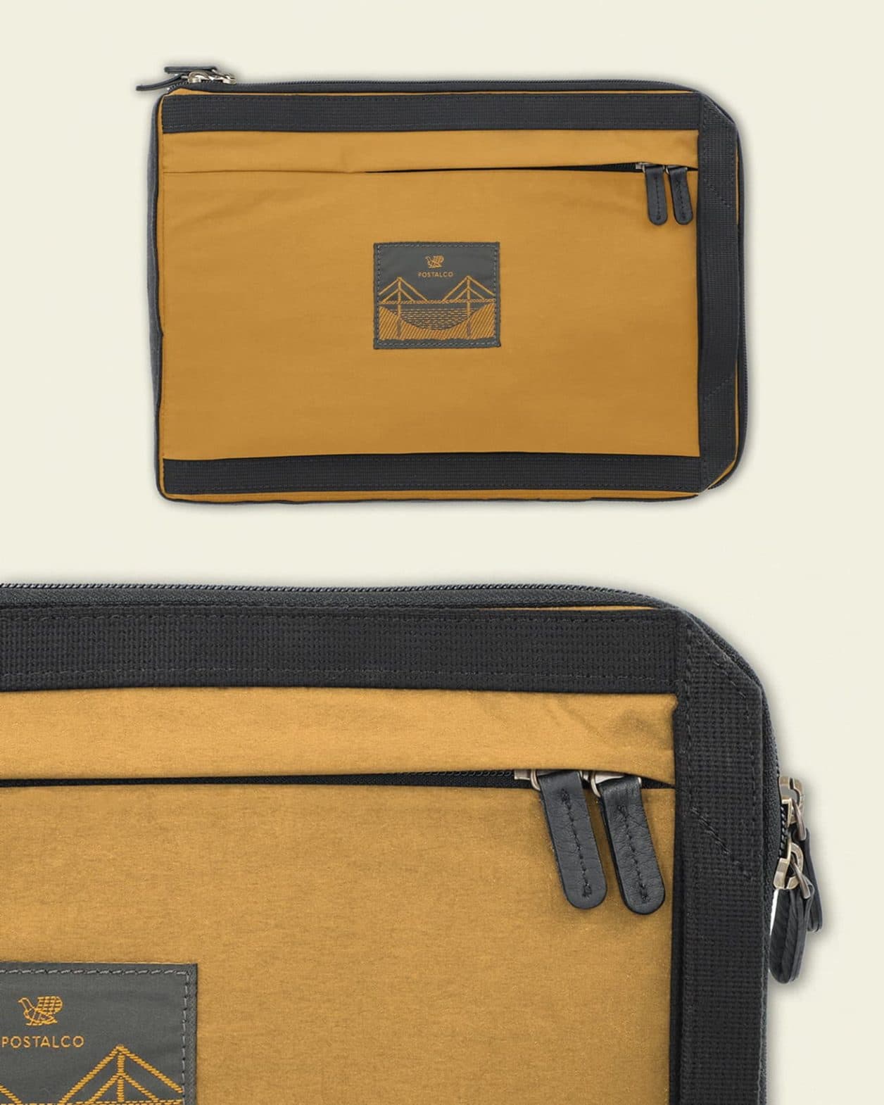 クラシカルで洗練されたデザインと撥水素材でデバイスを守る〈ポスタルコ〉のPCケース。