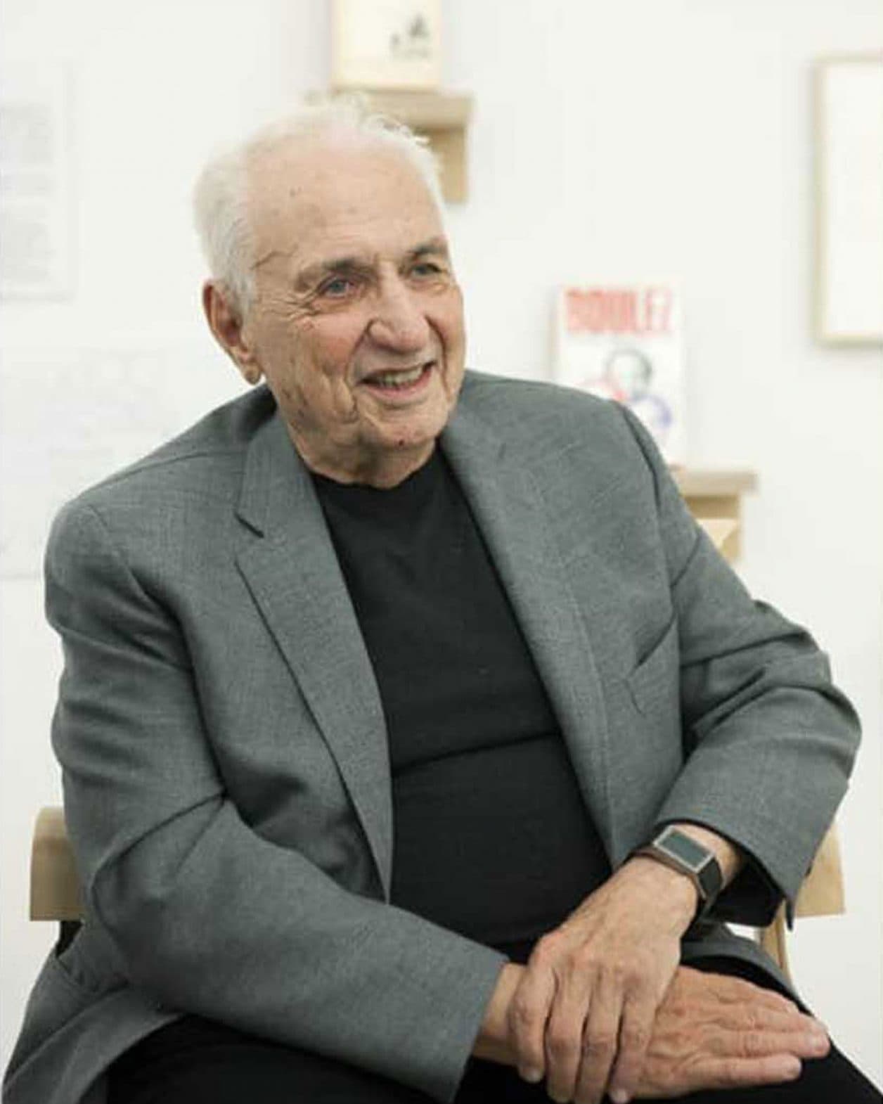 さよなら、フランク・ゲーリー。唯一無二の造形を生み出した建築家が96歳で逝去。